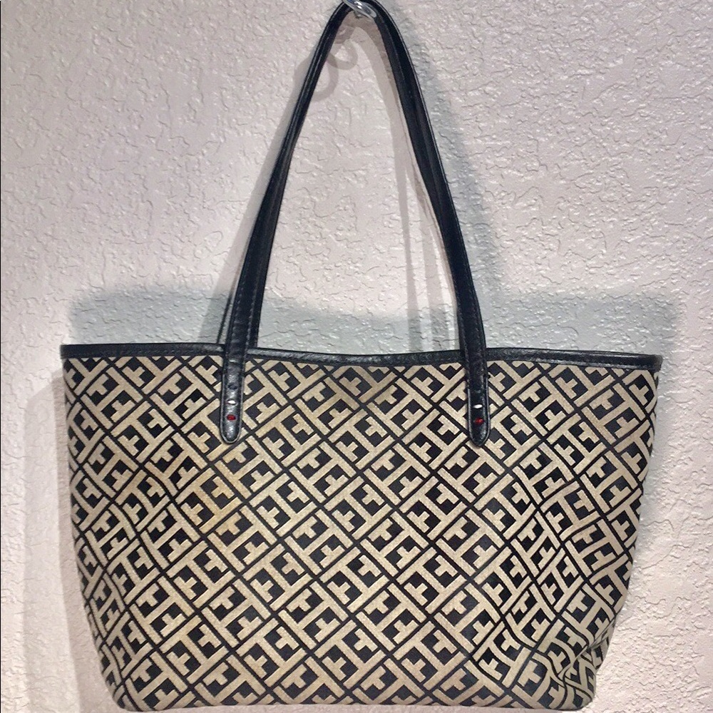 Tommy Hilfiger Purse like new